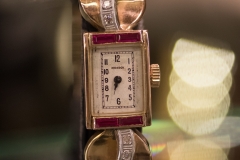 Orologio da polso da signora con cassa e bracciale di produzione artigianale / Women's pulse watch with arisianally crafted housing and bracelet.